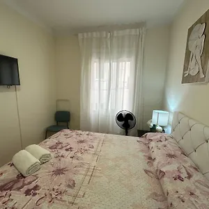 Rooms Nueva Valencia Couette-café